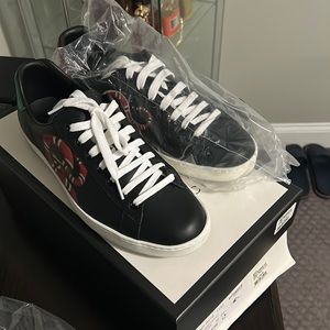 Gucci ace snake sneakers 9.5 fits 10.5